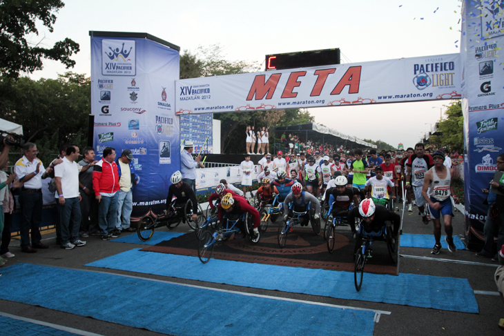 INICIO-DE-MARATON-PACIFICO-04